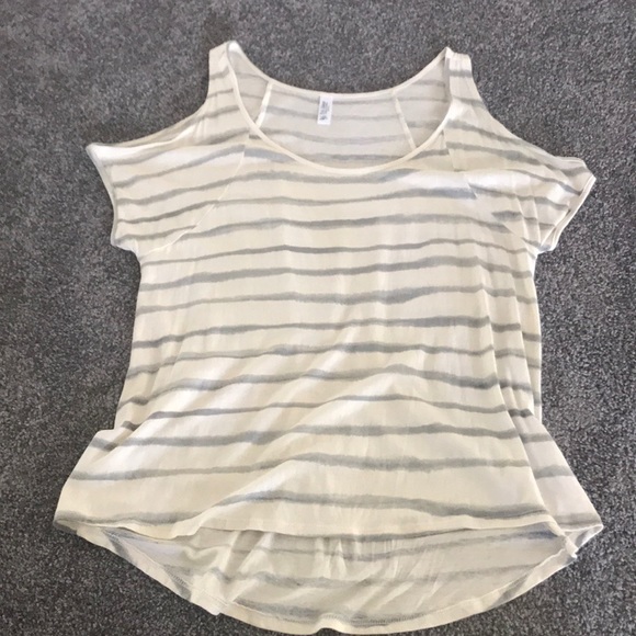 🔴Open shoulder striped tee - Picture 1 of 1